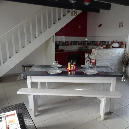 Дом отдыха Maison Barbatre, 3 Pieces, 5 Personnes - Fr-1-224b-100 *